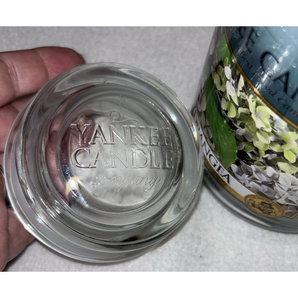 Yankee Candle HYDRANGEA Large Jar 22 Oz Blue Housewarmer Floral OOP Not Burned - Picture 5 of 8